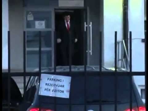 INCIDENT NE MITROVICE QYTETARI GODET KRYETARIN E KOMUNES AGIM BAHTIRI LAJM