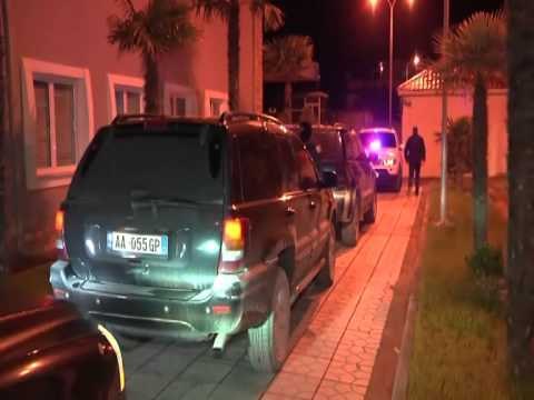 PLAGOSET POLICI NE VLORE GJATE PERPLASJES ME ARME ME TRAFIKANTET E DROGES LAJM