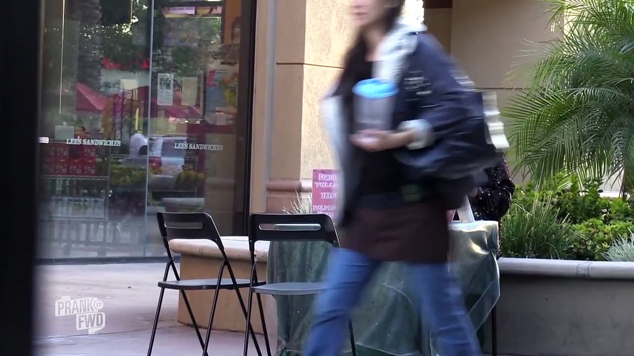 Christmas Comes Early! - Prank It Forward