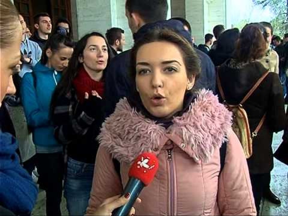 STUDENTET NE PROTESTE,“JO REFORMES NE ARSIM,NA CENOHEN SHUME TE DREJTA” LAJM