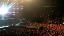 Le groupe Scorpions fait chanter la Marseillaise à Bercy
