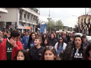 MIJERA VETE PROTESTUAN NE SELANIK KUNDER KOMPANISE QE DO SHFRYTEZOJE NJE MINERE ARI LAJM