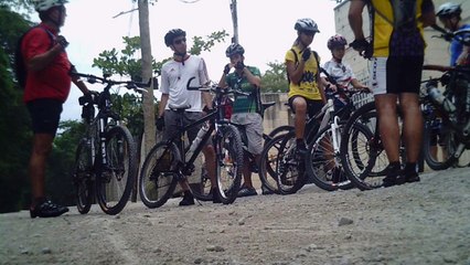 MTB, 52 km, 16 amigos, trilhas do repeteco, Taubaté, SP, Brasil, 28 de novembro de 2015, (56)
