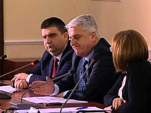 KOMISIONI I LIGJEVE MIRATON DRAFTIN E QEVERISE PER HAPJEN E DOSJEVE TE KOMUNIZMIT LAJM