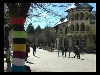 Download Video: KORÇA VISHET ME NGJYRAT E PRANVERES PANAIR DHE FESTIME GJATE GJITHE MUAJIT LAJM