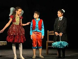 DITA NDERKOMBETARE E LIBRIT PER FEMIJE,TEATRI I KUKULLAVE NE SKENE “PINOKUN” LAJM