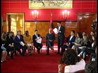 MBESHTETJA E PROJEKTEVE PER TE RINJVE, RAMA SHPALL FITUESIT E “ENDERRA IME 2015” LAJM