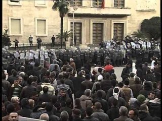 MINISTRIA E BRENDSHME, “BASHA URDHEROI PERDORIMIN E LENDEVE KIMIKE ME 21 JANAR” LAJM