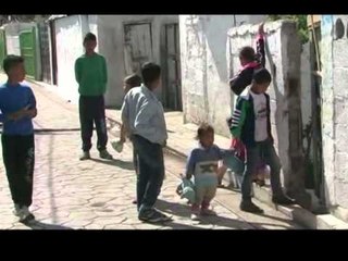 VAZHDOJNE IKJET MASIVE NGA SHQIPERIA,FLUKS I MADH NE LEVAN TE FIERIT DHE KRUJE LAJM