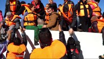 EU courts Turkey to take in more refugees