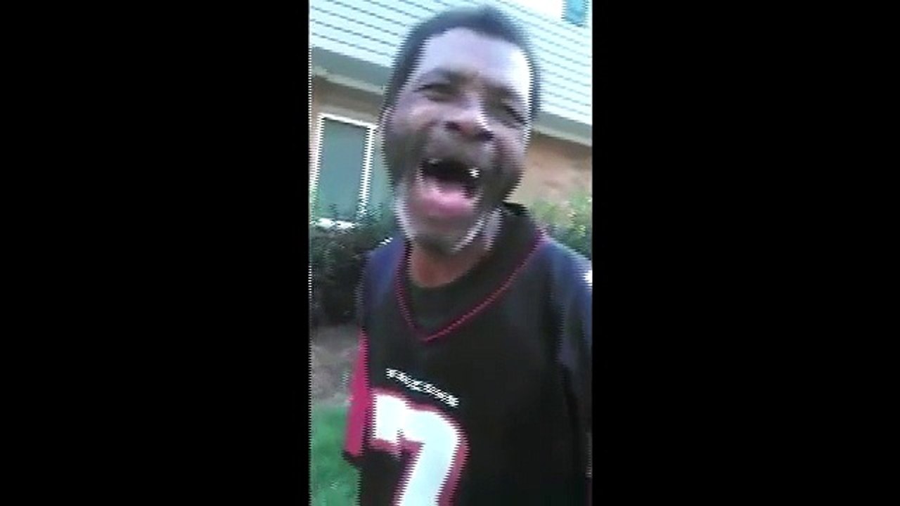 Crackhead Sings Bump And Grind by R Kelly