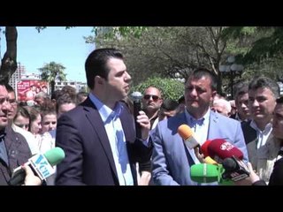 BASHA PREZANTON KANDIDATIN E VLORES