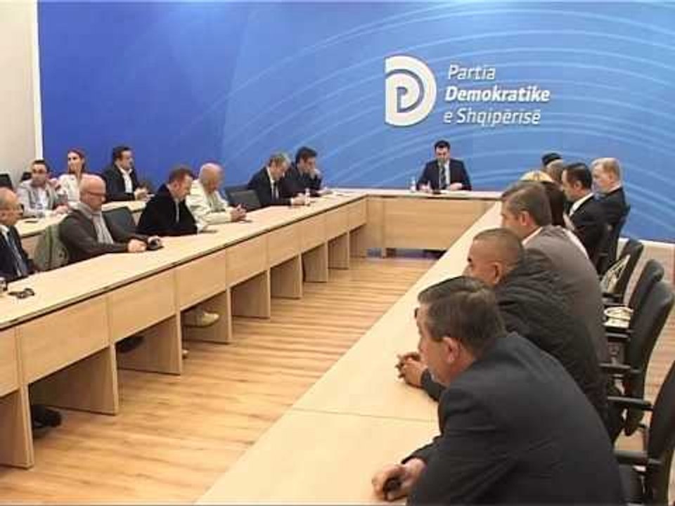 MBLEDHJA E GRUPIT TE PD LULZIM BASHA FAJSON QEVERINE PER NUMRIN E AZILKERKUESVE LAJM