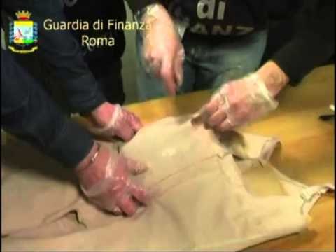 PRANGOSET NJE SHQIPTAR NE ITALI ME 20 KG KOKAINE DHE 200 MIJE EURO CASH NE SHTEPI LAJM