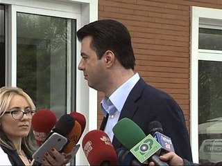 KANDIDATI I PD KOSOVA TAKON GJIMNAZISTET, BASHA I BINDUR NE FITOREN E ZGJEDHJEVE LAJM