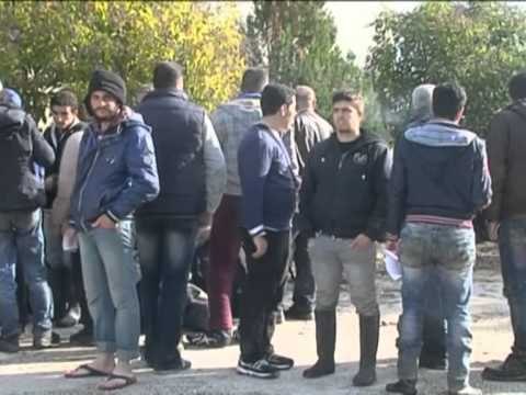 KAPEN SERISH DHJETRA EMIGRANTE NGA AFRIKA DHE LINDJA E MESME NE GJIROKASTER LAJM