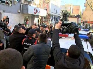 DEPUTETI MARK FRROKU DO GJYKOHET NE SHQIPERI, BELGET SJELLIN DOSJEN ME 2500 FAQE LAJM