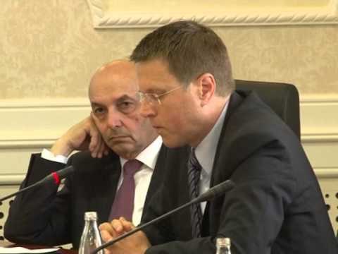 ZYRTARI I “BE” NE KOSOVE ZHBOGAR,“LUFTONI KRIMIN E KORRUPSIONIN PER TE HEQUR VIZAT” LAJM