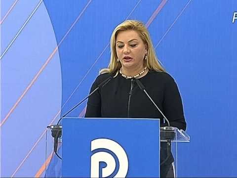 DEPUTETJA E PD VOKSHI AKUZON RAMEN E BEQAJN, “MASHTRUAN ME REFORMEN NE SHENDETESI LAJM