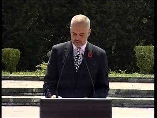 FUSHATA VAZHDON EDHE NE 5 MAJ NE DITEN E DESHMOREVE GJATE HOMAZHEVE LAJM