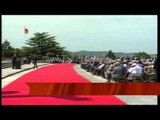 Homazhe në Varrezat e Dëshmorëve - Top Channel Albania - News - Lajme