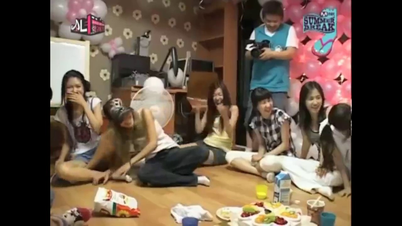 ยุนอาร้องเพลง Into the new world