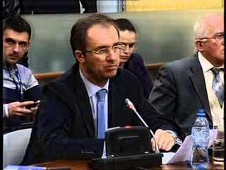 GRUPI I PS TE MERKUREN NE SÉANCE QE NGA MOMENTI I PARE LAJM