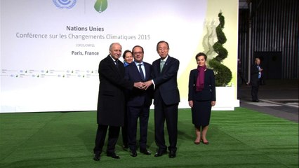 COP21: Hollande accueille les dirigeants étrangers au Bourget