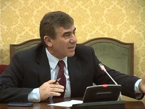 GUVERNATORI SEJKO KERKON REFORMA NGA QEVERIA PER TE NXITUR RRITJEN E EKONOMISE LAJM