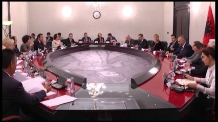 FMN PARALAJMERON RRITJE TE BORXHIT PUBLIK