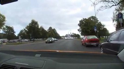 028 Vi skal skifte felt i stor rundkjøring