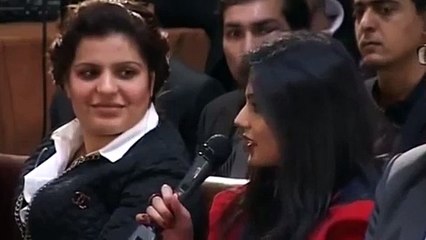 Girl Made Saleem Safi Speechless For Not Mentioning Role of Army In His Debate