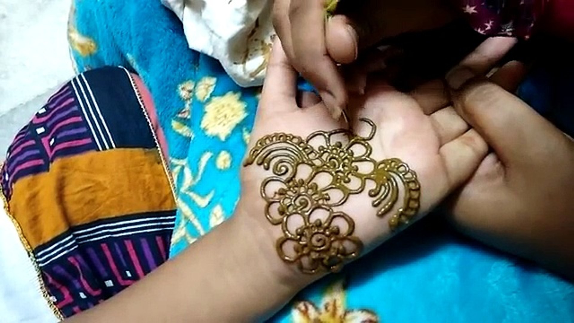 Beautiful And Easy Simple Mehndi Design For Girls Hand Latest