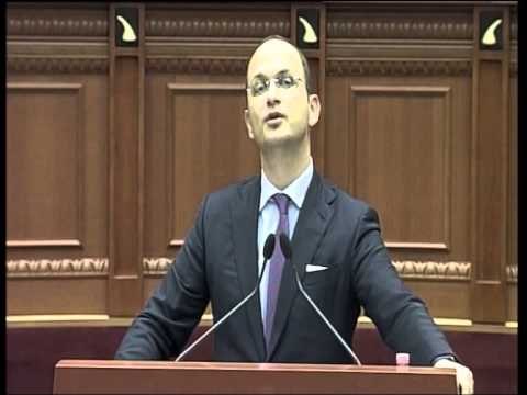 AKUZA PER POLITIKEN E JASHTME NE KUVEND,BLUSHI KUNDER VETOS NDAJ MAQEDONISE LAJM