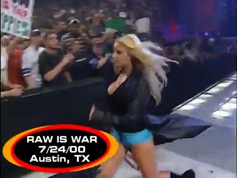 Trish Stratus vs Lita- show