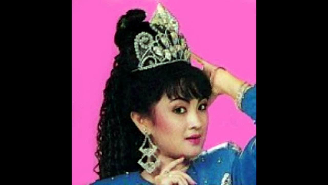 Itje Trisnawati Badai Biru
