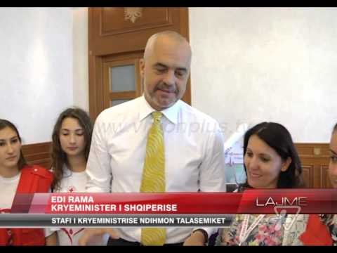 Edi Rama dhuron gjak - News, Lajme - Vizion Plus