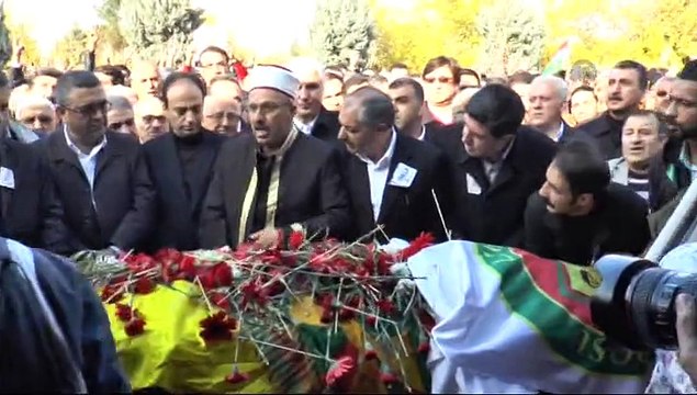 Funeral for lawyer Tahir Elci killed in Diyarbakir terror attack 1