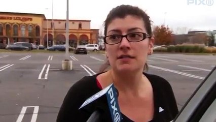 Holiday shoppers balk at space age Santa display