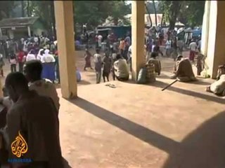 USHTARET FRANCEZE NE AFRIKE PERDHUNONIN GRA E FEMIJE NE KEMBIM TE USHQIMIT LAJM