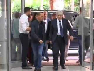 KOMISIONERI HAHN DO TE JETE NE TRYEZEN E LIDEREVE NE MAQEDONI DITEN E MARTE LAJM