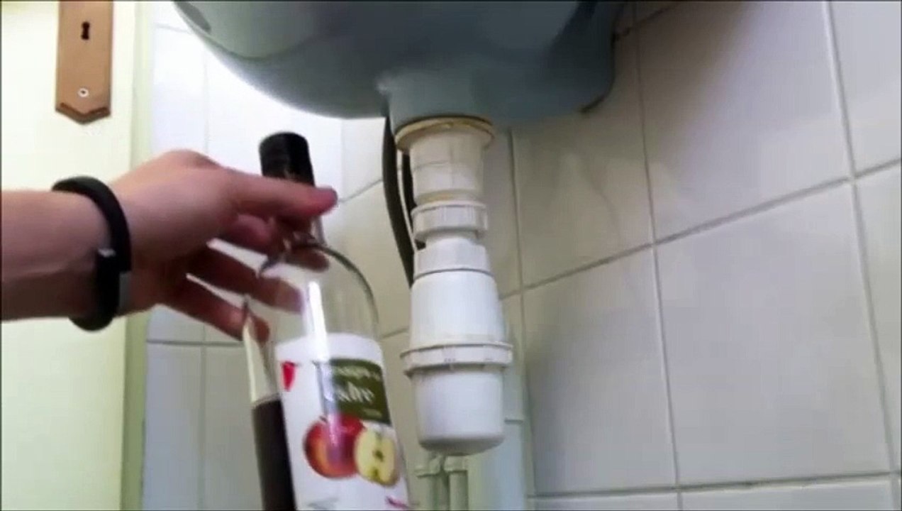 Astuce nettoyage bio ! Déboucher son lavabo sans produit chimique ... la solution