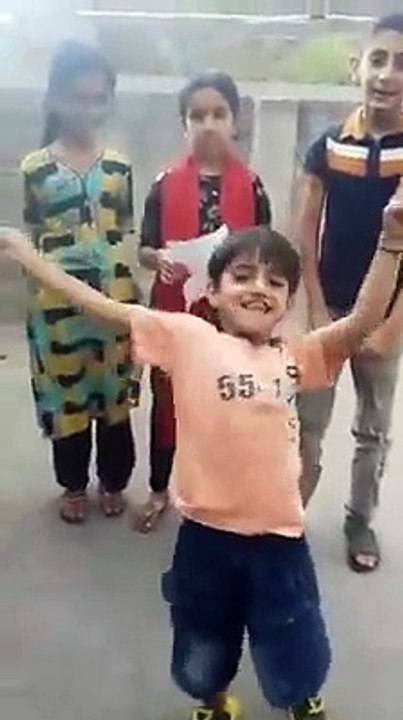 pti imran khan funny copying by little kids...amazing