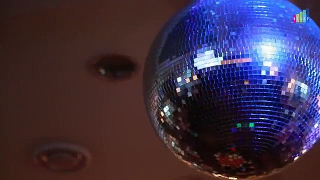 В ресторанах поют лучше, чем по телеку! Блин, аж мурашки