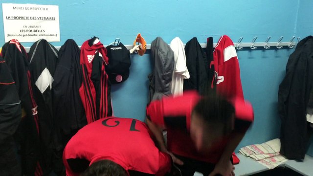 Chant de la victoire après belle victoire des séniors contre saint sim!! 11-1! Véli aux manettes