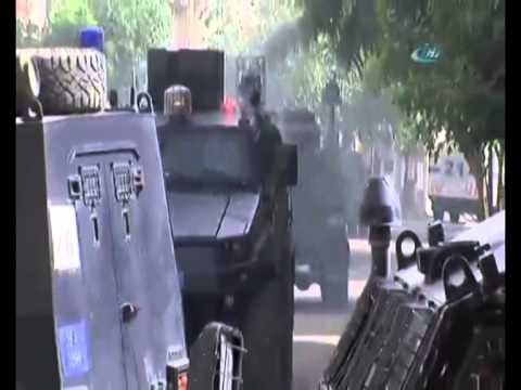 TE PAKTEN 4 TE VRARE NE KRYEQENDREN E KURDEVE NE TURQI DIJARBARKIR NE PERPLASJE ME POLICINE LAJM