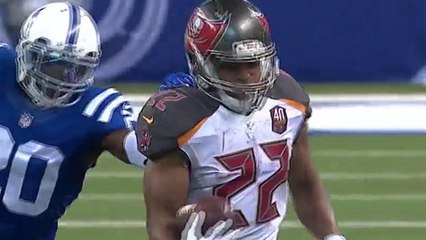Buccaneers Doug Martin finds space for 56 yards