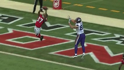 Vikings Teddy Bridgewater throws end zone INT