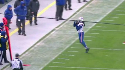 Can't-Miss Play: Watkins shows off ballerina toes