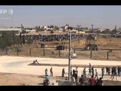 USHTRIA TURKE NE KUFI ME SIRINE SHEH SE SI ISIS KTHEN PAS REFUGJATET QE DUAN TE IKIN LAJM